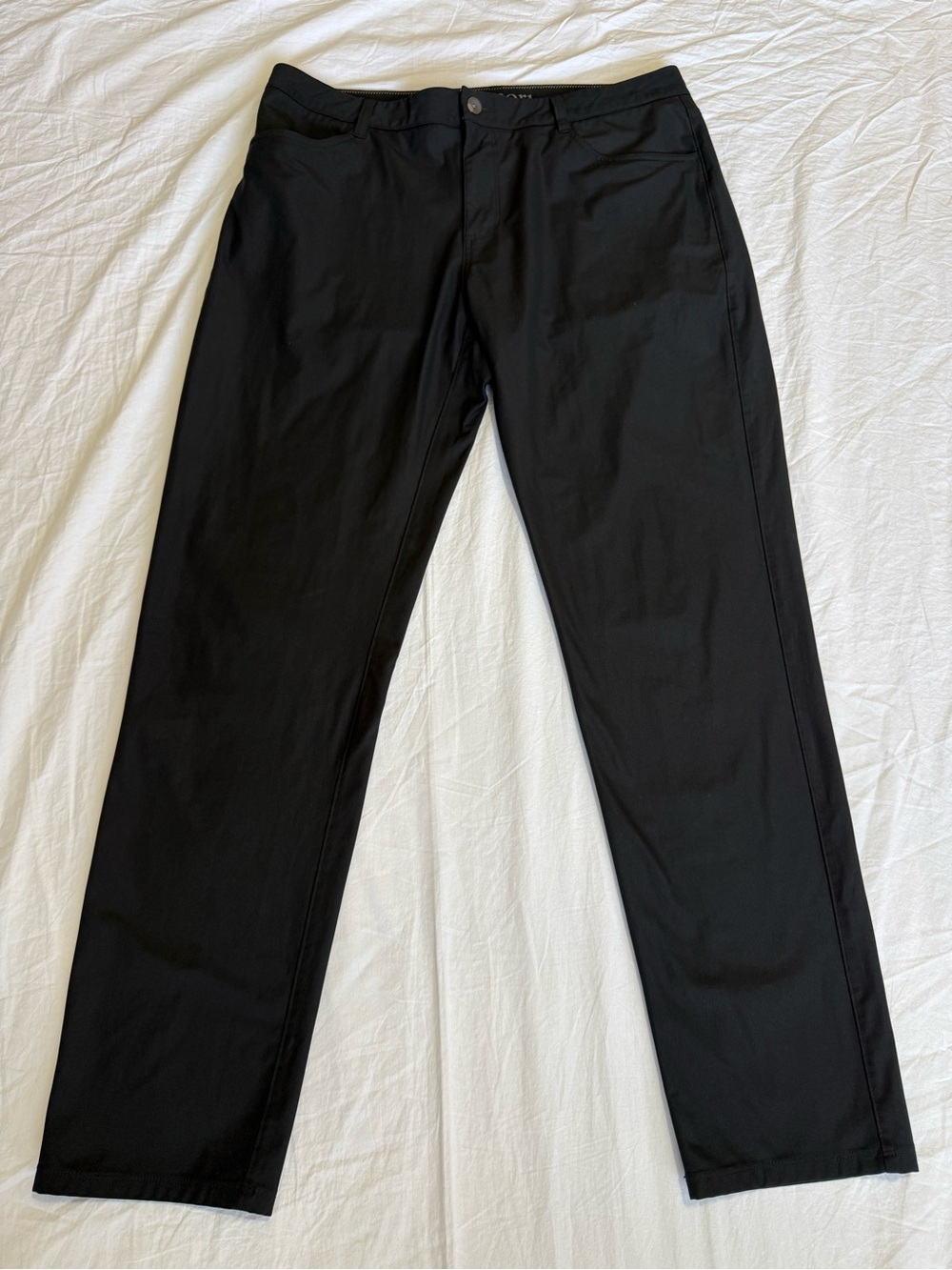 Vuori Mens 36 Straight LegPants Meta Comfort Stretch Trousers Navy Blue
